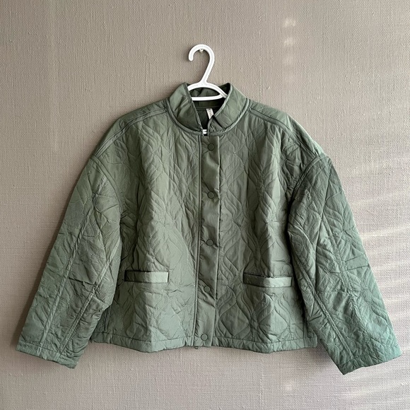 NEW Fabletics Quilted Loft Jacket Smoke Green Womens Sz S - Picture 4 of 4